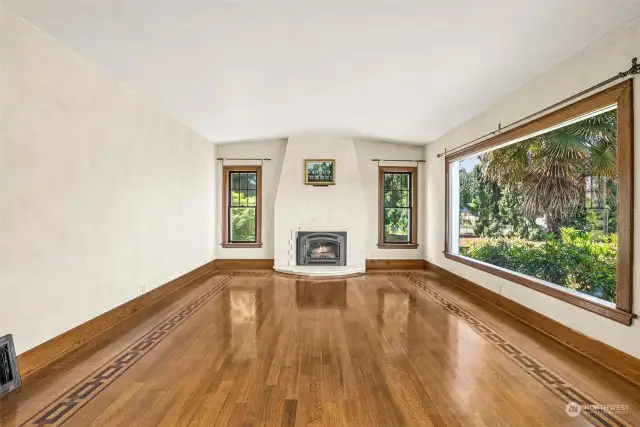 Living Room with gas fireplace