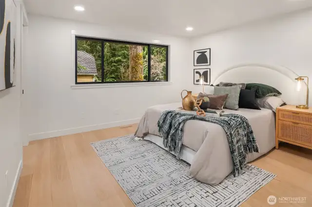 Spacious main bedroom with en-suite and custom closet