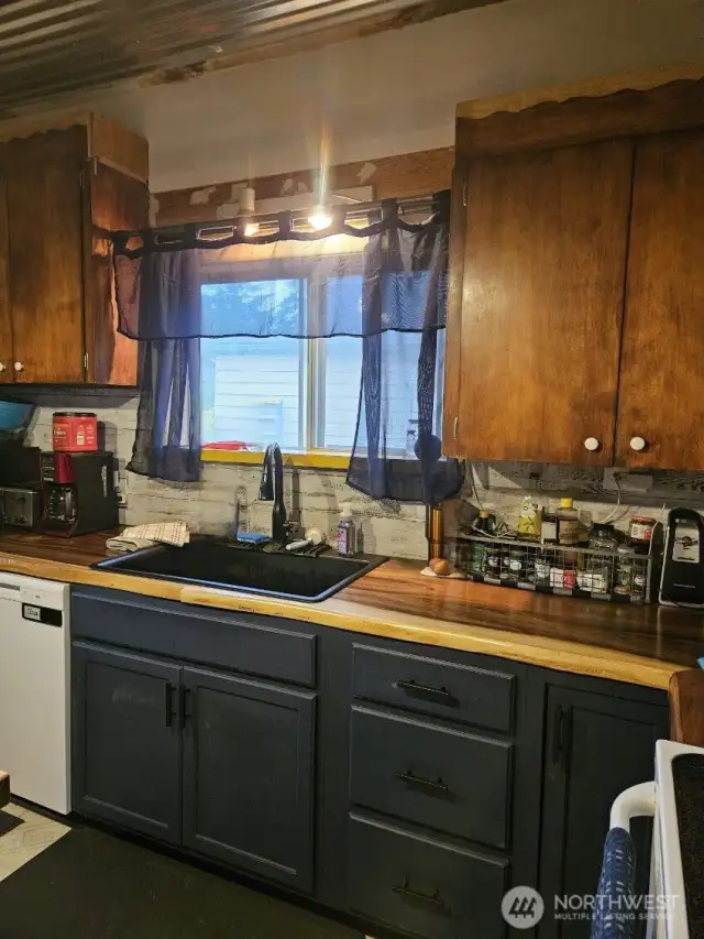 Kitchen (new cabinets on bottom, new dishwasher)