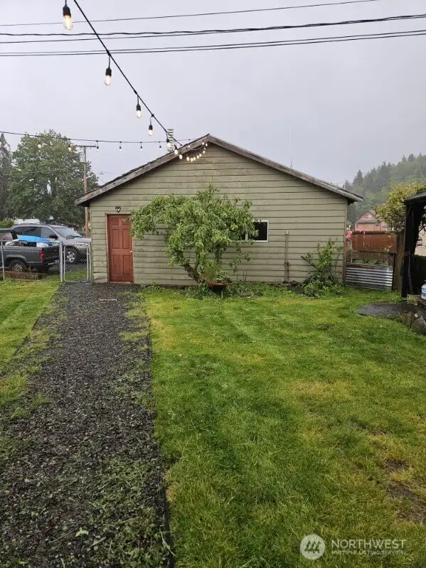 Detached Garage