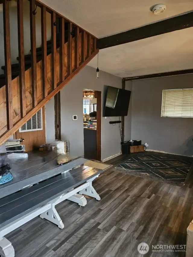 Entry/Living Room
