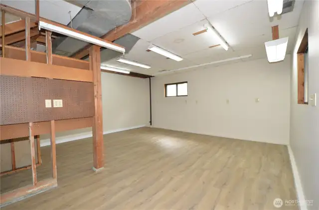 Downstairs...a wall could be put down the middle to build 2 extra bedrooms. Potential for MIL with Separate Flat Entrance.