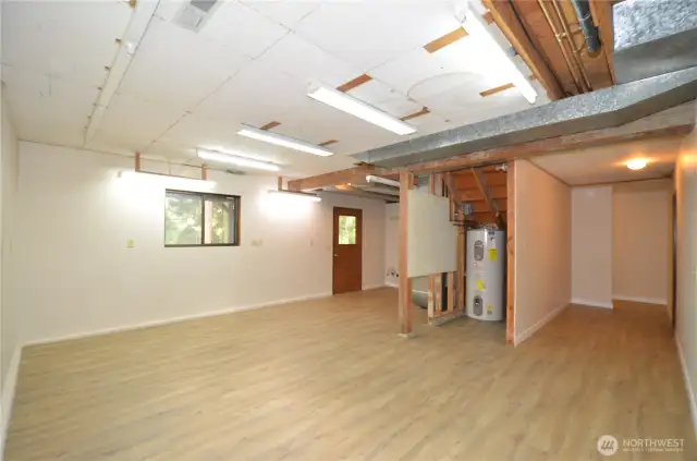 Downstairs...a wall could be put down the middle to build 2 extra bedrooms. Potential for MIL with Separate Flat Entrance.