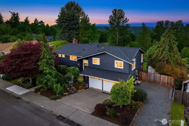 Welcome home to this 4 bed+ / 2.5 bath home situated on a spacious 9500 sq ft level lot with territorial views of the mountains + RV or boat parking!