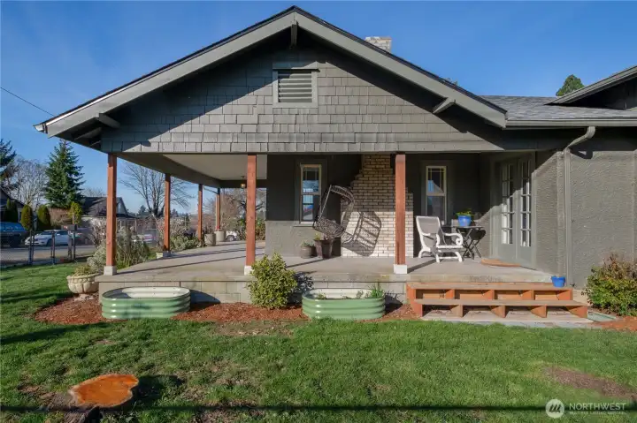 Sit and sip in the sunny afternoons!