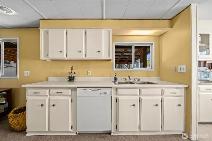 Additional counter space and storage make everyday cooking and cleanup simple and efficient.