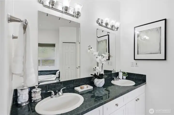 Double sinks in primary bath