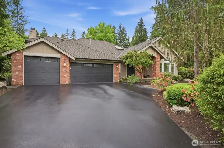 Newer insulated garage doors.