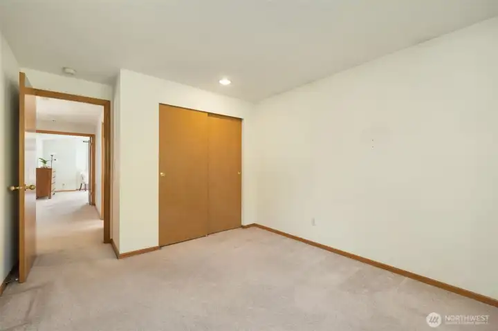 Guest bedroom #1