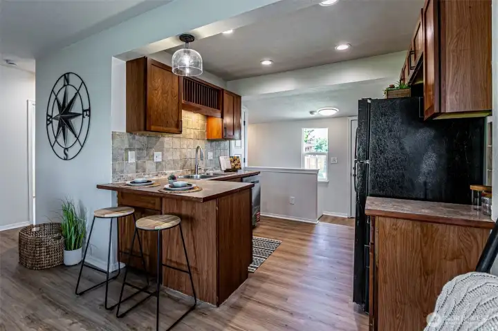 Eat-in kitchen