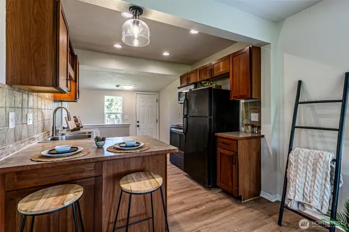 Eat-in Kitchen