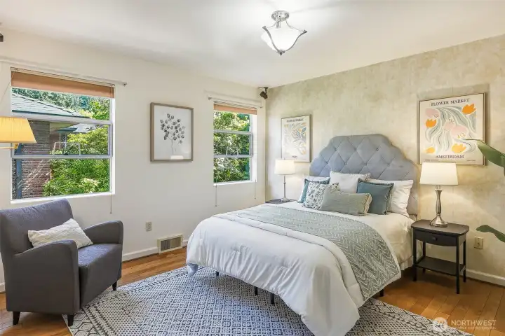 Second upper bedroom