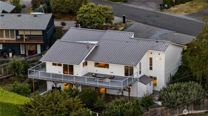 From here, you can truly appreciate the size of the expansive Trex deck—imagine the gatherings, celebrations, and entertaining possibilities. From here, you can truly appreciate the size of the expansive Trex deck—imagine the gatherings, celebrations, and entertaining possibilities.