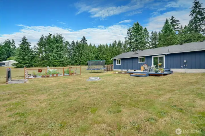 Perfect Space for Summer BBQs & Entertaining Perfect Space for Summer BBQs & Entertaining