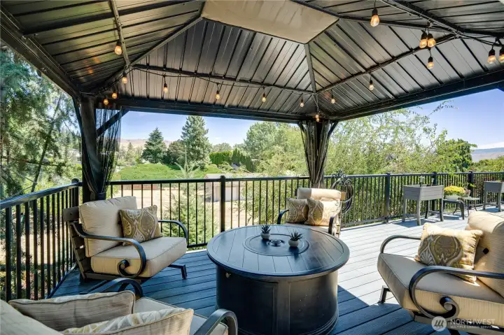 Cozy Gazebo Cozy Gazebo