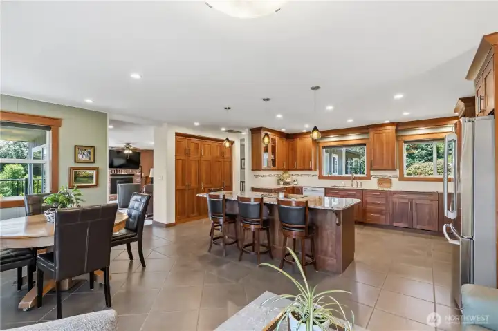 Spacious Kitchen and Dining Spacious Kitchen and Dining