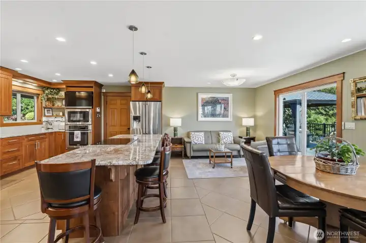 Open Entertaining Space Open Entertaining Space