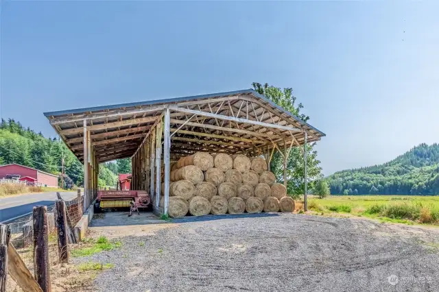 Hay storage barn 44 x 86