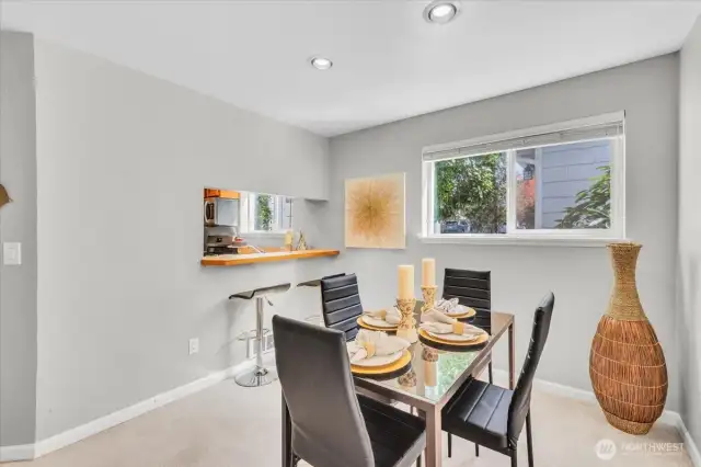 Dining area and eating bar
