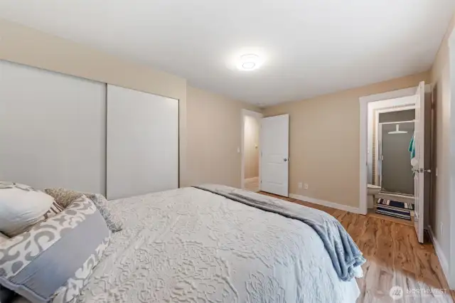 Upstairs primary bedroom