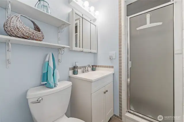 Upstairs primary bathroom
