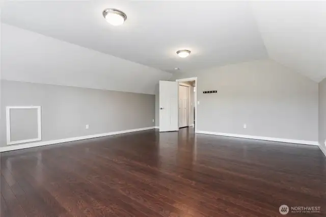 Enormous bonus room on second floor
