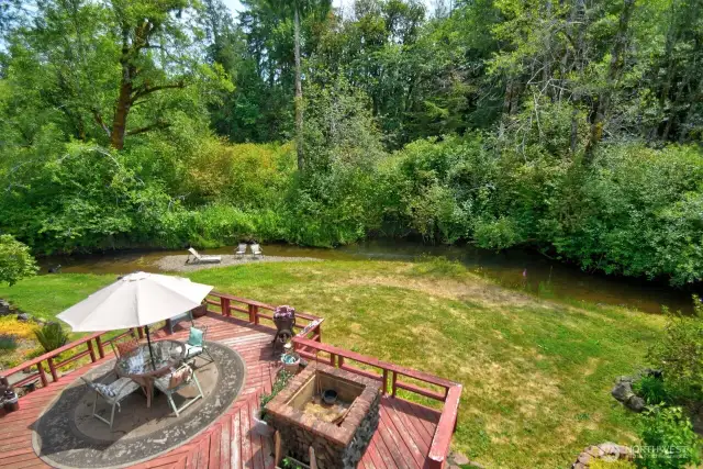 Large deck on the creek