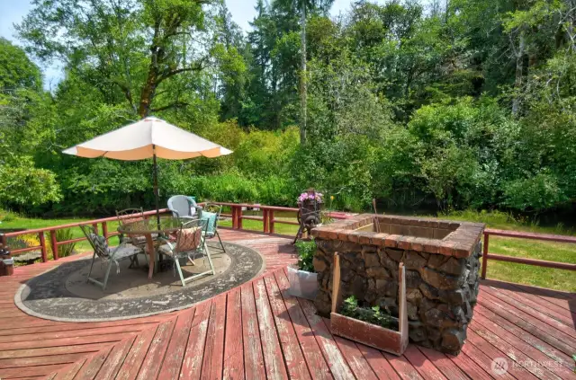 Huge fire pit on the deck