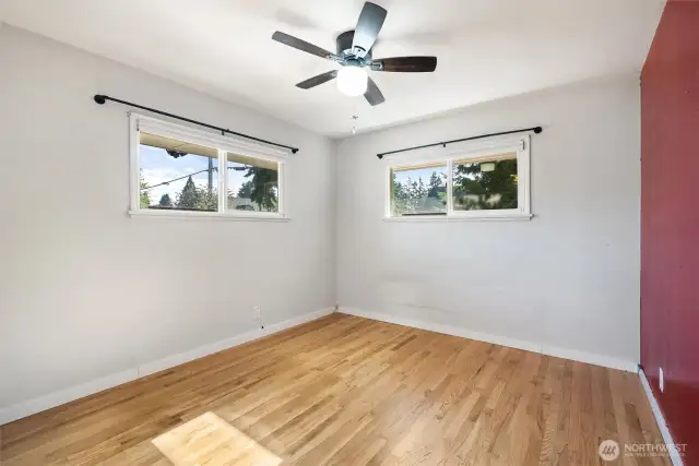NE bedroom