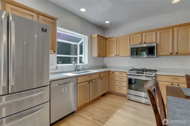 More kitchen..notice gas cooking stove.