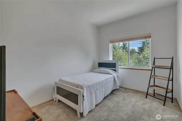 Nice bedroom on main floor.....