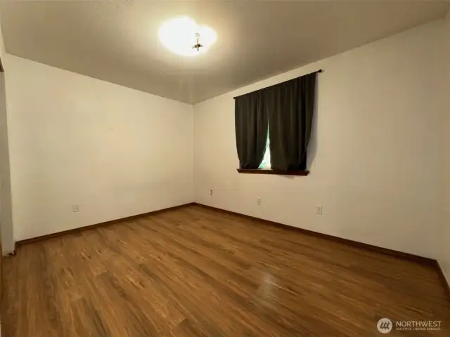 Second bedroom.