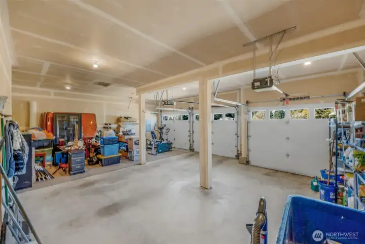 Spacious 3 bay garage
