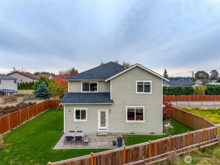 Fully fenced big yard!