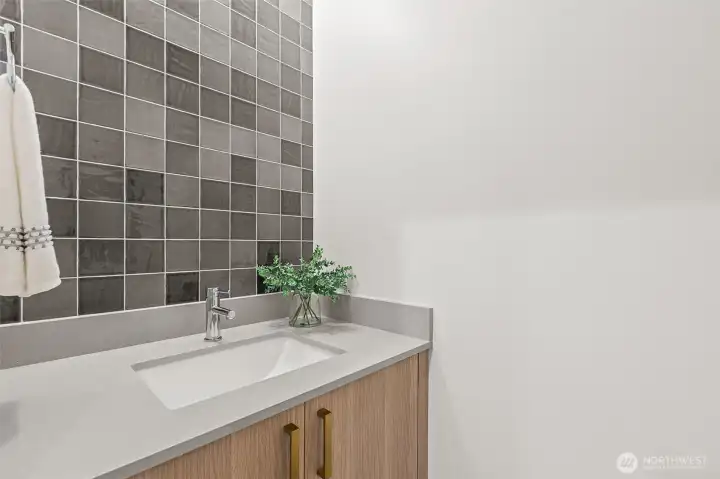 powder room on the mainfloor