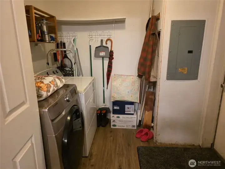 laundry/mudroom