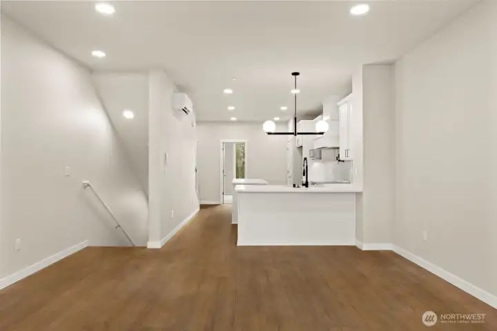 Photographs are for illustrative purposes only. Features, finishes, interior/exterior colors, landscaping and floorplan shown may vary from actual homes built.