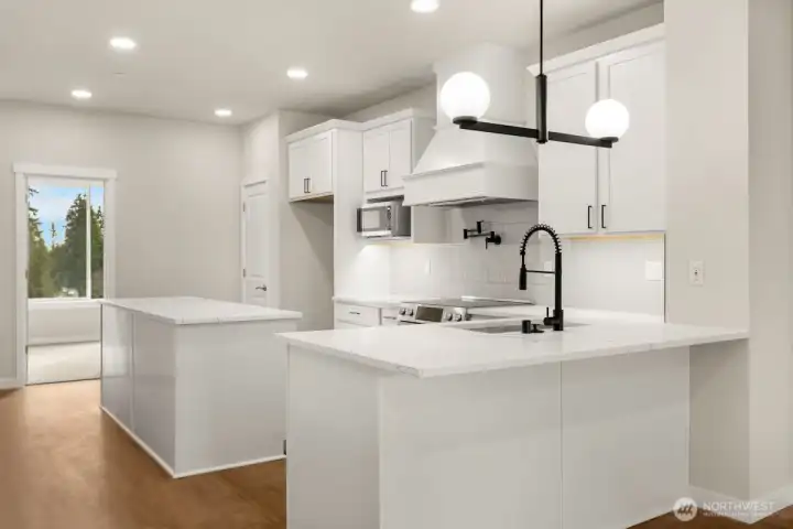 Photographs are for illustrative purposes only. Features, finishes, interior/exterior colors, landscaping and floorplan shown may vary from actual homes built.