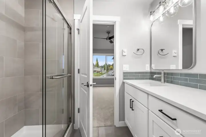 Photographs are for illustrative purposes only. Features, finishes, interior/exterior colors, landscaping and floorplan shown may vary from actual homes built