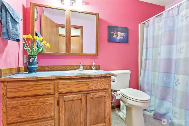 Main full bath w/lovely lights & bidet seat