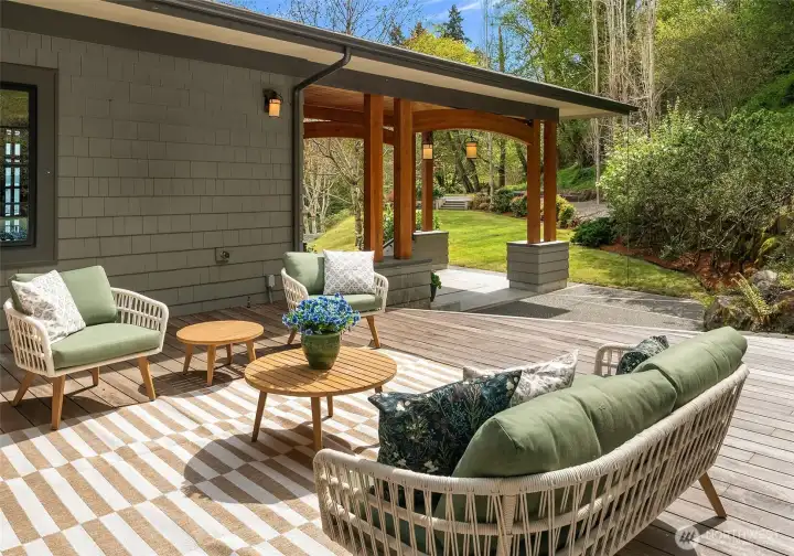 Another spot to sprawl out and enjoy the outstanding indoor/outdoor flow of this home.