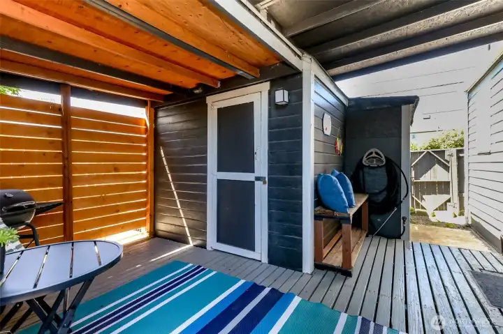 Private garage!