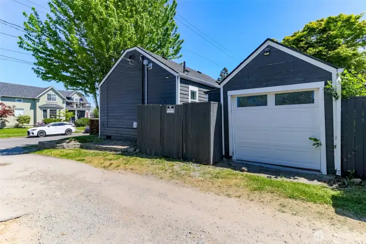 Access to private garage!