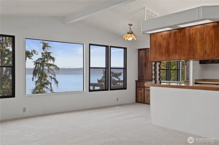 Main house living / Dining