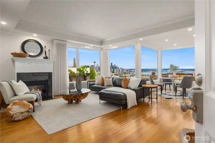 Imagine this is your view every time you walk in the front door! Imagine this is your view every time you walk in the front door!
