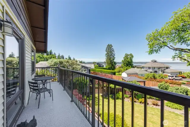 Private deck off the 2nd floor primary bedroom!