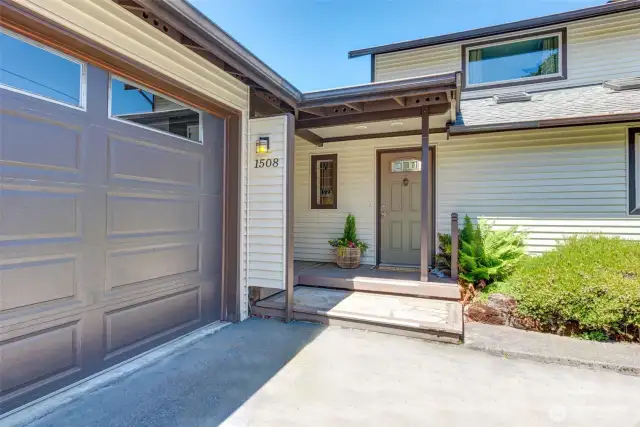 2 car garage!  Spacious at 520 sq ft!