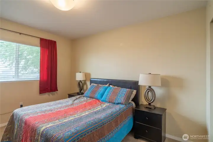2nd bedroom