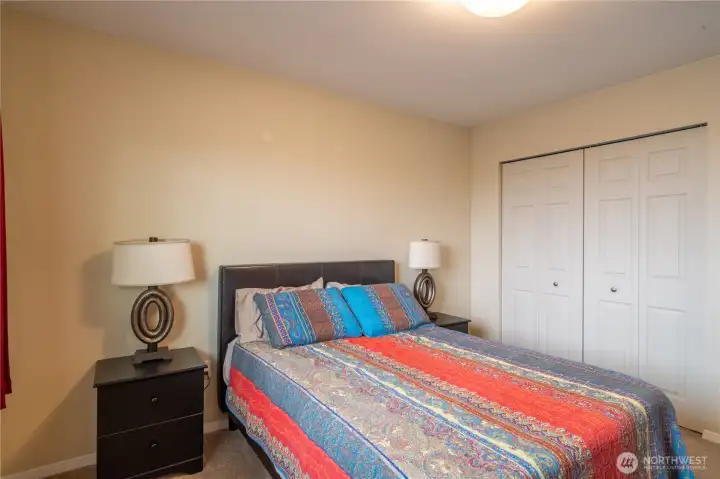2nd bedroom
