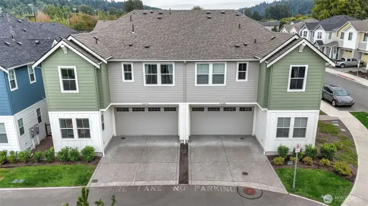 Friendly and quiet neighborhood with convenient access to parks, walking trails, and nearby Maplewood golf course